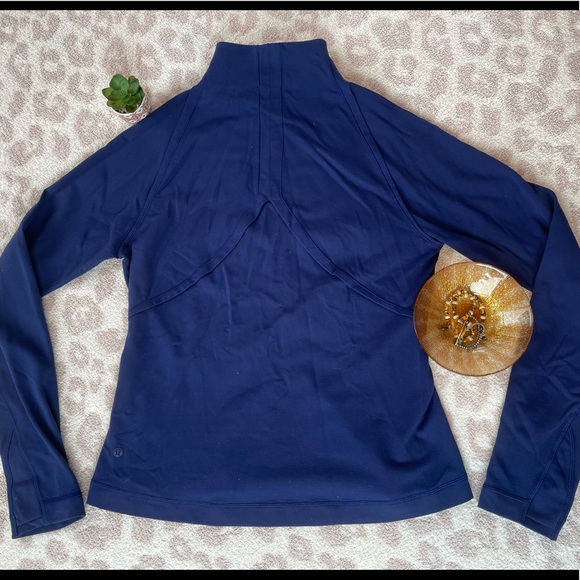 RARE lululemon 2016 Lightly Jacket in Hero Blue, Great Condition - Picture 4 of 8
